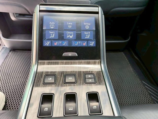 LEXUS凌志 LM300H  第13張相片