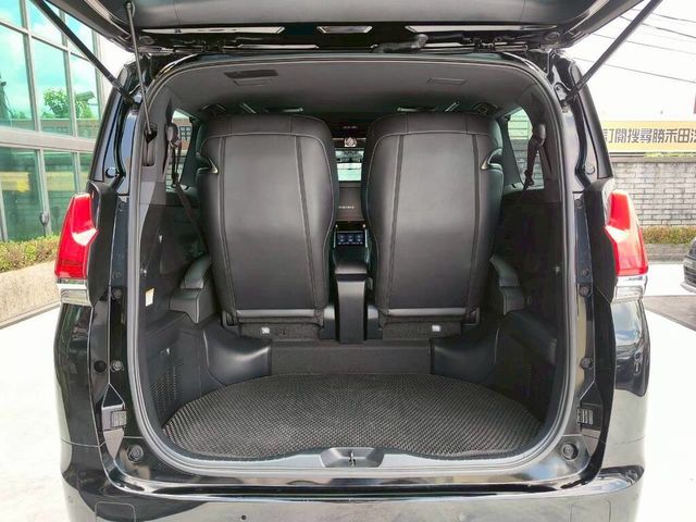 LEXUS凌志 LM300H  第17張相片