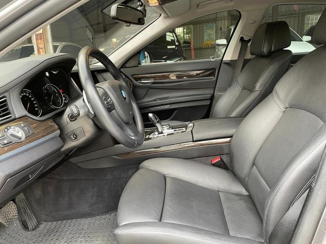 BMW寶馬 730D  第17張相片