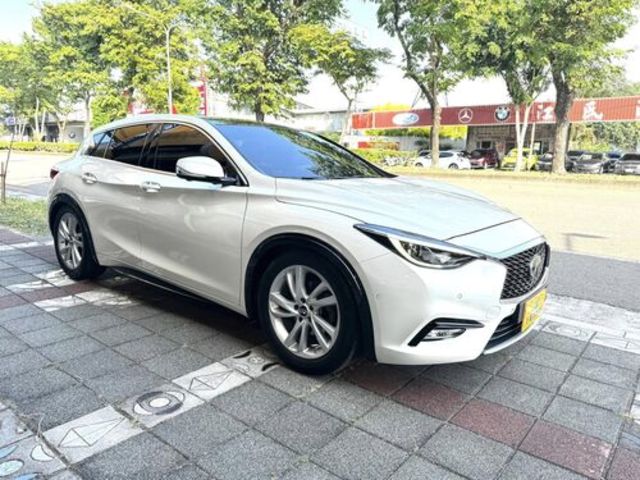 INFINITI無限 Q30  第2張相片
