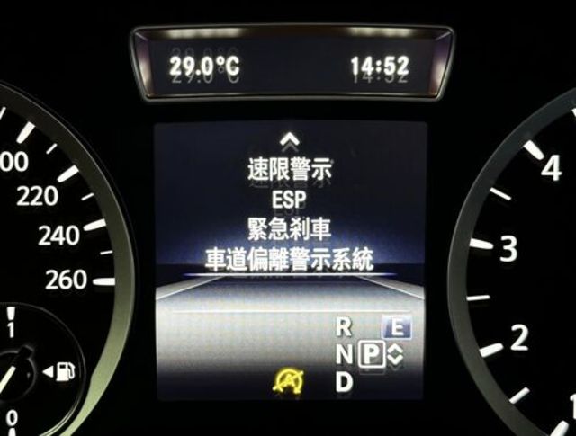 INFINITI無限 Q30  第20張相片