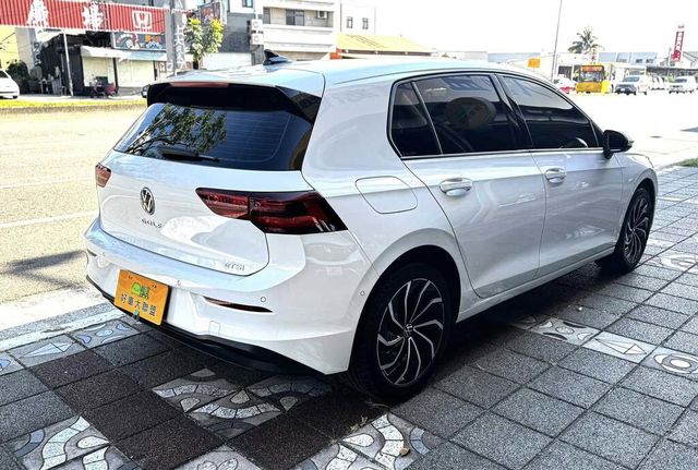 VOLKSWAGEN福斯 GOLF  第6張相片