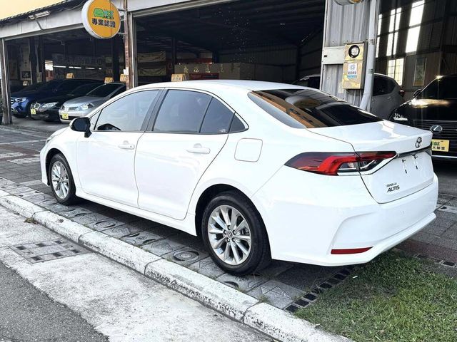 TOYOTA豐田 ALTIS  第3張相片
