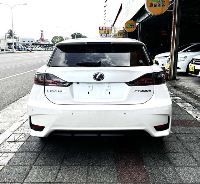 LEXUS凌志 CT200H  第4張相片