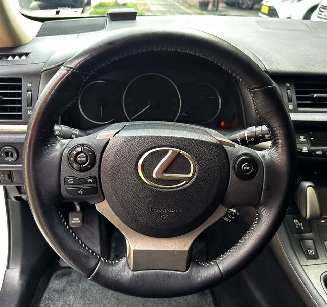 LEXUS凌志 CT200H  第11張相片