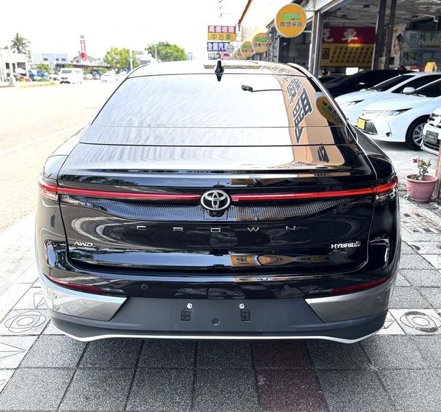 TOYOTA豐田 CROWN  第4張相片