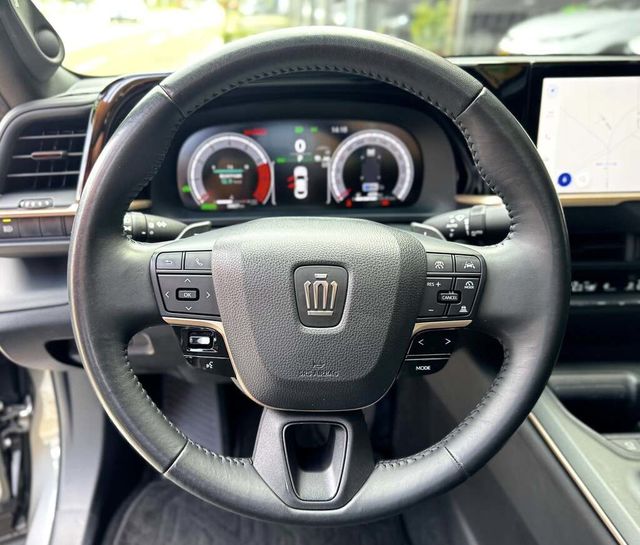 TOYOTA豐田 CROWN  第11張相片