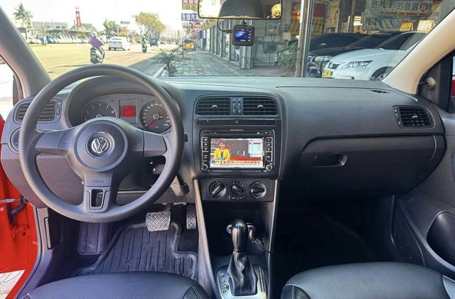 VOLKSWAGEN福斯 POLO  第7張相片