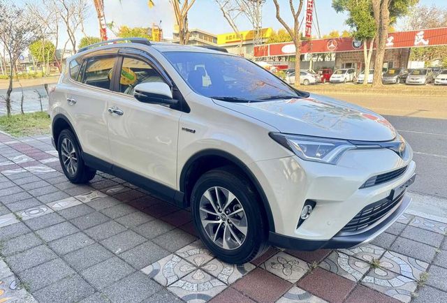 TOYOTA豐田 RAV4  第6張相片