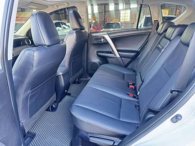 TOYOTA豐田 RAV4  第10張相片