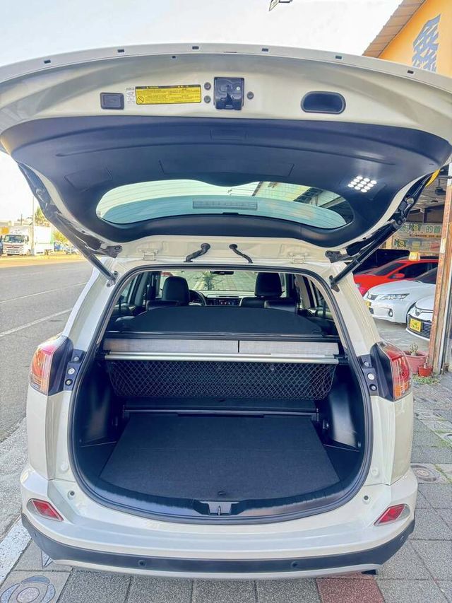 TOYOTA豐田 RAV4  第16張相片