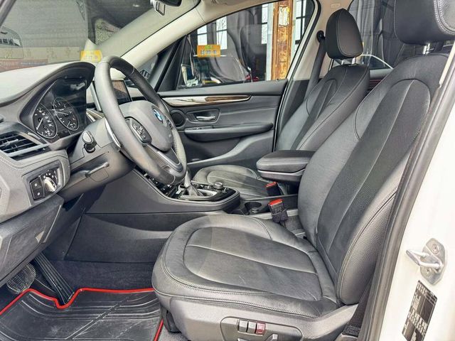 BMW寶馬 218D  第9張相片