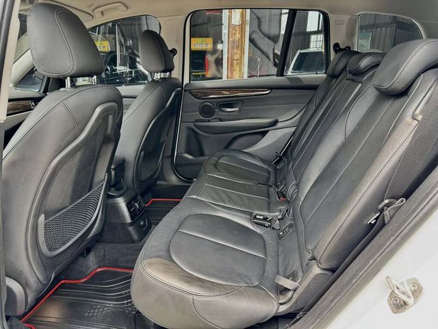BMW寶馬 218D  第10張相片