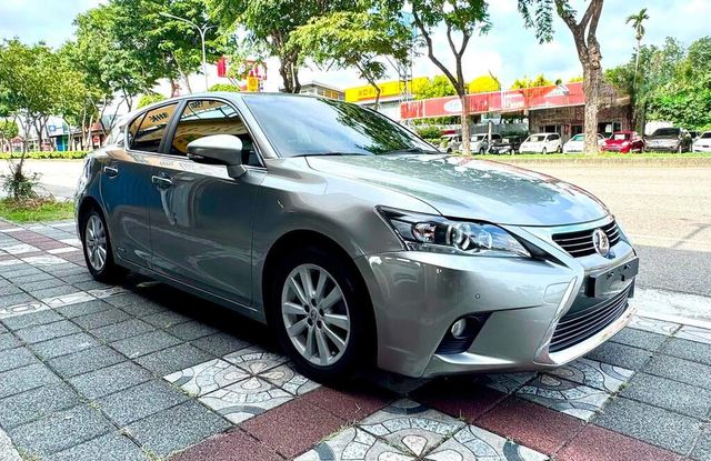 LEXUS凌志 CT200H  第6張相片