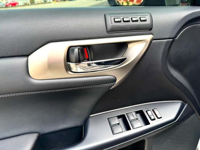 LEXUS凌志 CT200H  第12張相片