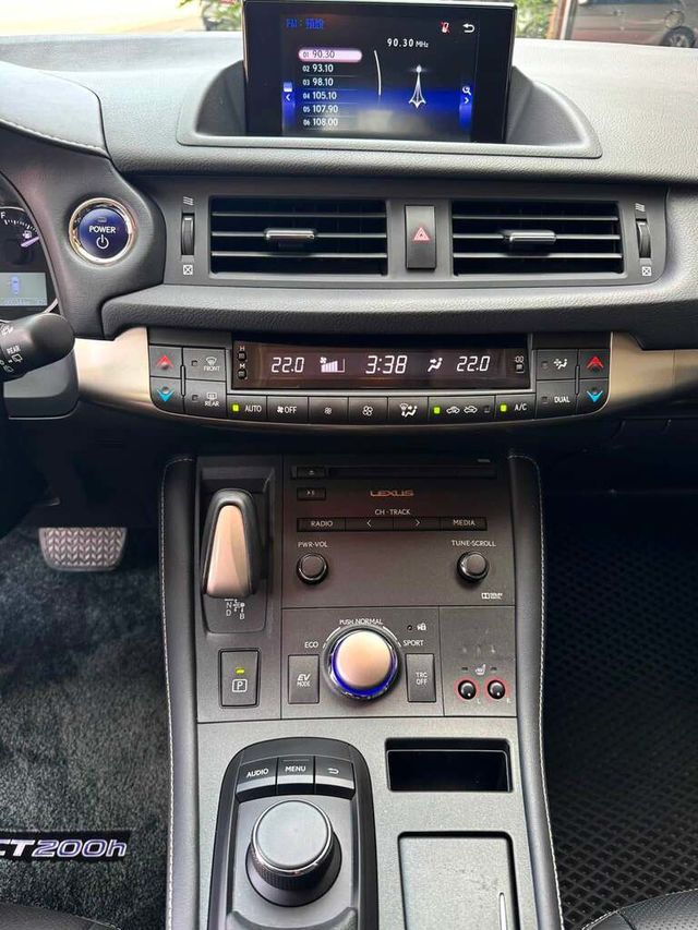 LEXUS凌志 CT200H  第13張相片