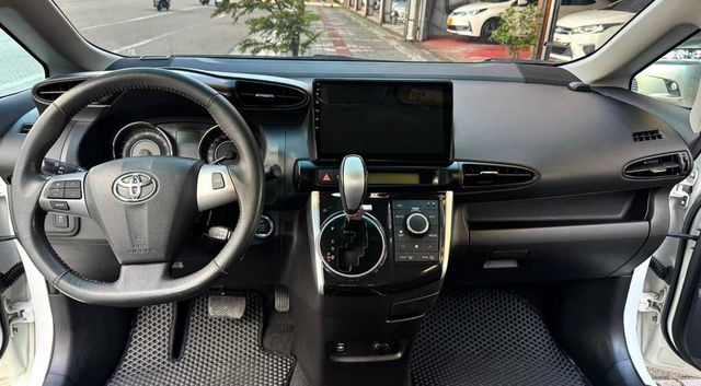 TOYOTA豐田 WISH  第8張相片