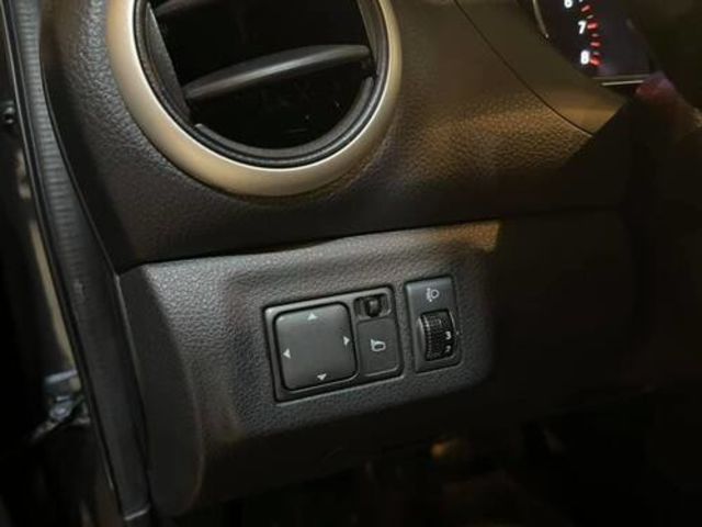 NISSAN日產 LIVINA  第12張相片