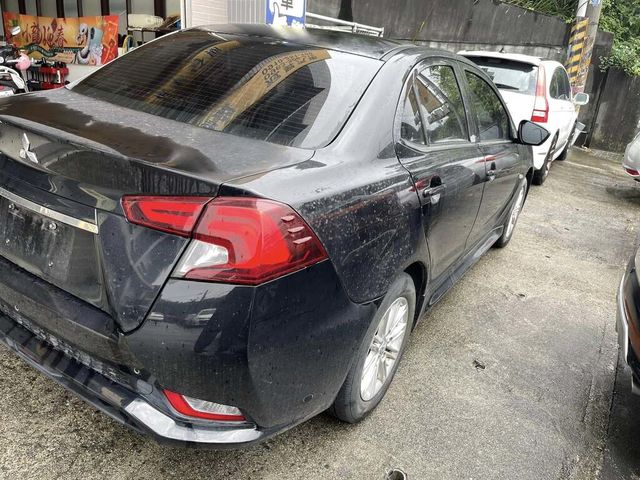 MITSUBISHI三菱 GRAND LANCER  第3張相片