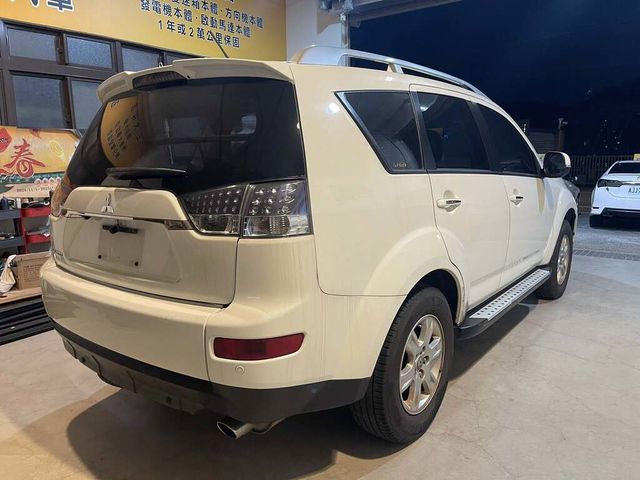 MITSUBISHI三菱 OUTLANDER  第2張相片