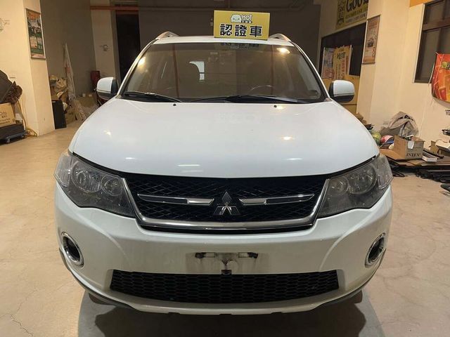 MITSUBISHI三菱 OUTLANDER  第3張相片