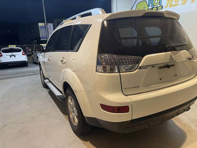 MITSUBISHI三菱 OUTLANDER  第8張相片