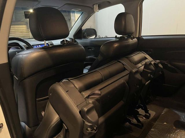 MITSUBISHI三菱 OUTLANDER  第10張相片