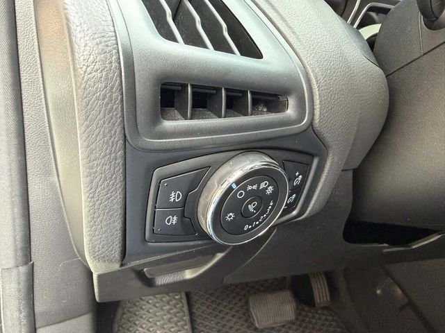 FORD福特 FOCUS  第14張相片