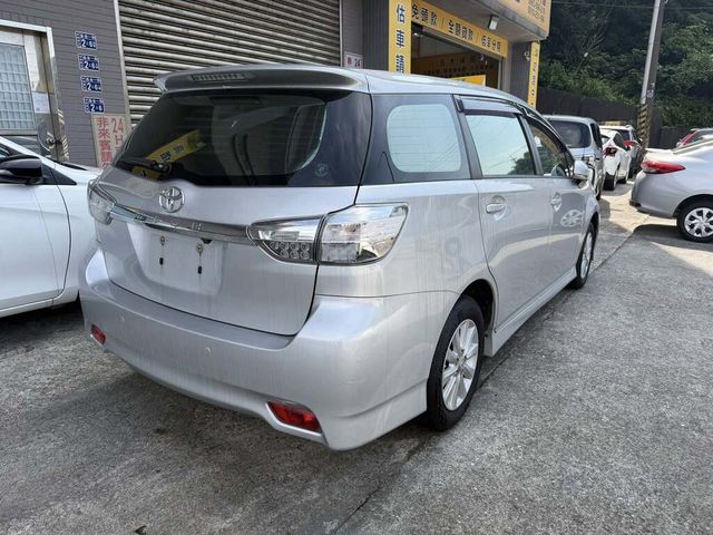 TOYOTA豐田 WISH  第2張相片