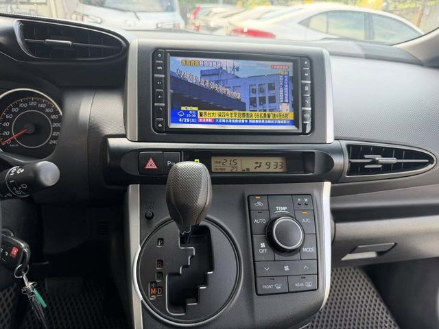 TOYOTA豐田 WISH  第5張相片