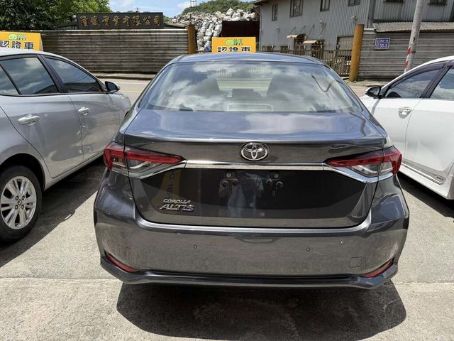 TOYOTA豐田 ALTIS  第4張相片