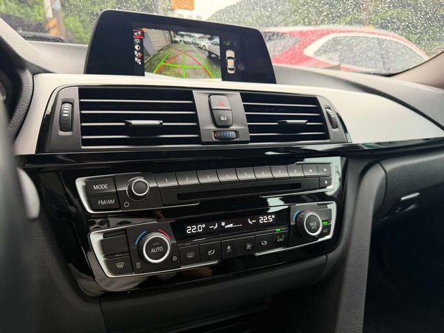 BMW寶馬 320I  第9張相片