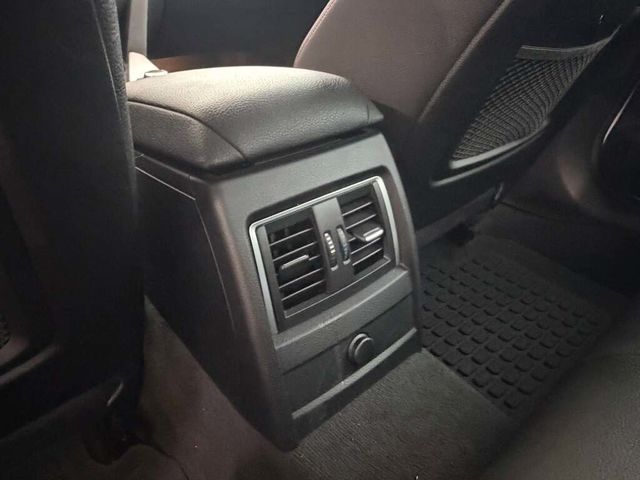 BMW寶馬 320I  第13張相片