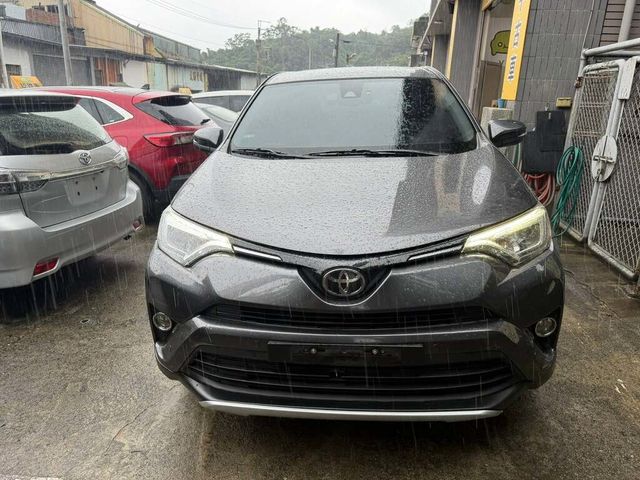 TOYOTA豐田 RAV4  第3張相片