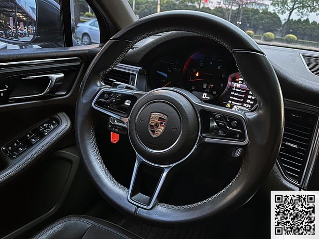 2016 總代理 MACAN 2.0 僅跑9萬公里 2.0排量省油又省稅 可協助全額貸款事項 歡迎來電預約賞車  第12張相片