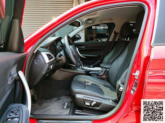 2016 BMW 118i 1.6 小改款後新款1系列小型車 僅跑9萬多公里 市區行駛方便 高速底盤扎實 可全貸  第17張相片