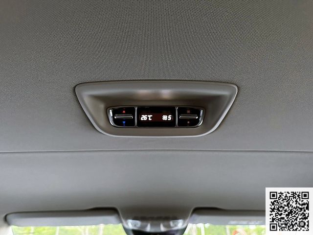 2020 V220D 七人座 當初進了4台 剩下最後2台 要買要快 晚了就沒囉 可配合線上視訊賞車服務  第9張相片
