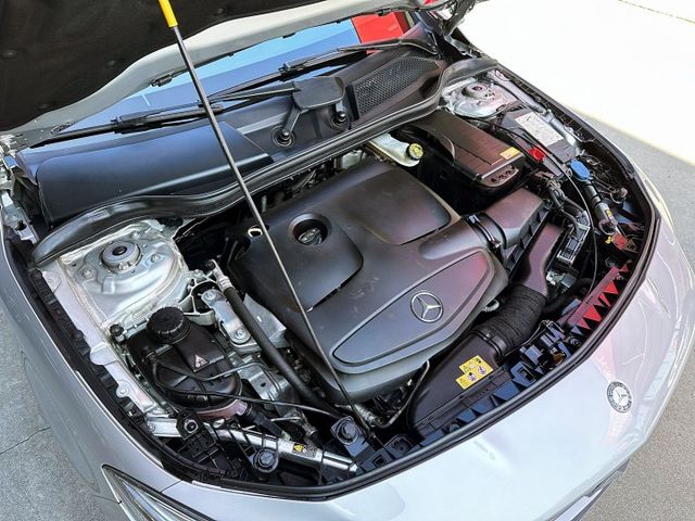 2014 CLA200 1.6/超低里程/原版件已認證/國產車價格/可全額貸款/可線上視訊賞車  第8張相片