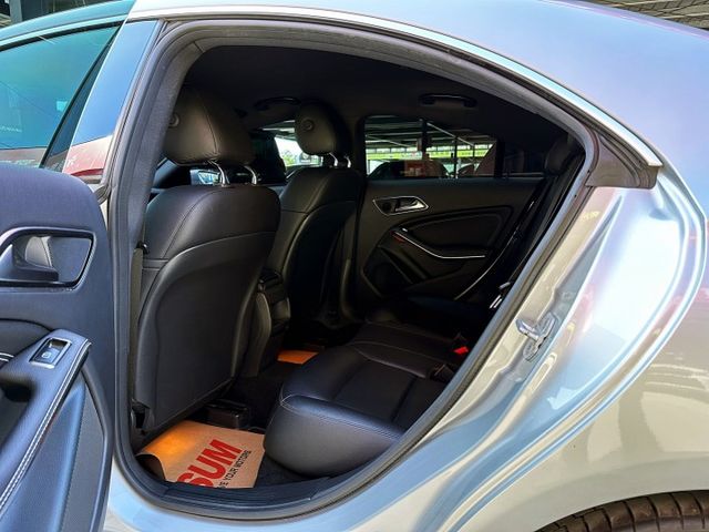 2014 CLA200 1.6/超低里程/原版件已認證/國產車價格/可全額貸款/可線上視訊賞車  第19張相片