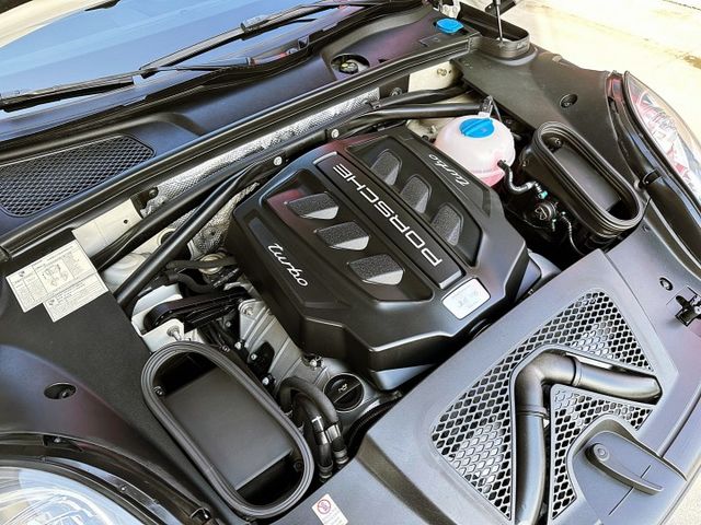 2015 MACAN TURBO 3.6/新車412萬/400匹馬力/市場稀有/原鈑件/可全額貸款  第15張相片