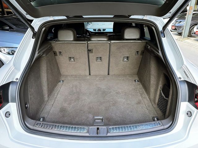 2015 MACAN TURBO 3.6/新車412萬/400匹馬力/市場稀有/原鈑件/可全額貸款  第16張相片