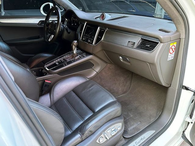 2015 MACAN TURBO 3.6/新車412萬/400匹馬力/市場稀有/原鈑件/可全額貸款  第19張相片