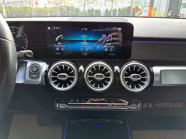 2021領牌 總代理 M-BENZ GLB180 1.4/挑戰市場最低價/家庭式休旅車/可全額貸款/可線上視訊賞車  第9張相片