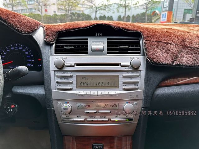 2009 TOYOTA CAMRY 2.0/僅行駛8萬公里/市場稀有極低里程釋出/可全額貸款/可線上視訊賞車  第11張相片