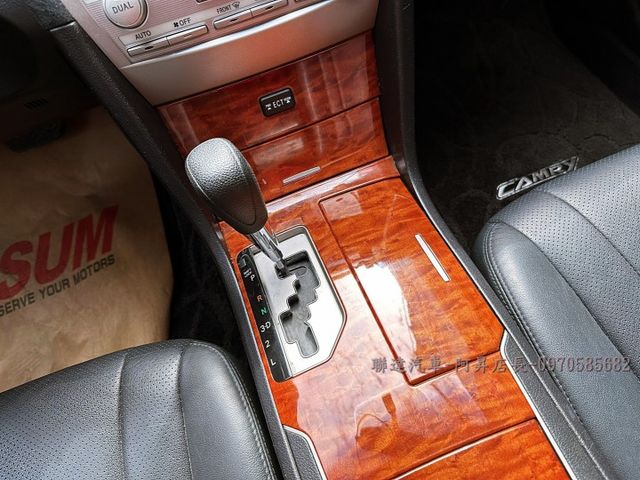 2009 TOYOTA CAMRY 2.0/僅行駛8萬公里/市場稀有極低里程釋出/可全額貸款/可線上視訊賞車  第12張相片
