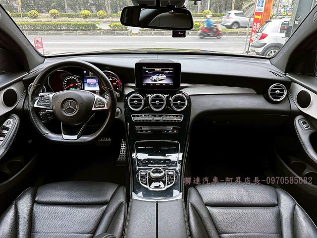 2018 M-BENZ GLC250 COUPE AMG 2.0/總代理COUPE AMG版本/僅行駛7萬公里/全額貸款  第7張相片