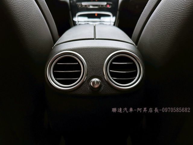 2018 M-BENZ GLC250 COUPE AMG 2.0/總代理COUPE AMG版本/僅行駛7萬公里/全額貸款  第8張相片