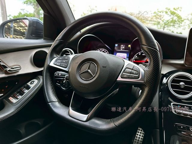 2018 M-BENZ GLC250 COUPE AMG 2.0/總代理COUPE AMG版本/僅行駛7萬公里/全額貸款  第14張相片