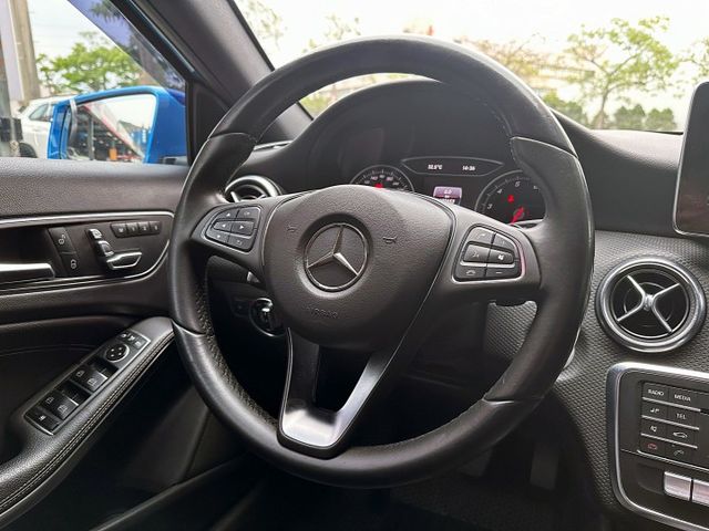 2015 M-BENZ A180 1.6/代步車的價格您可以有更體面的選擇/1.6小排量省油又省稅/可全額貸款  第14張相片