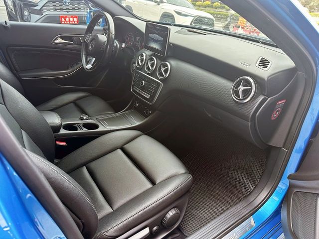 2015 M-BENZ A180 1.6/代步車的價格您可以有更體面的選擇/1.6小排量省油又省稅/可全額貸款  第17張相片